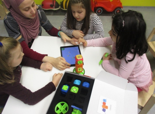 Robo Wunderkind Workshop vom ZIMD im ÖBB Kindergarten