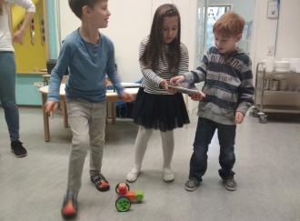 Abbildung 2 RoboFIT Robo Wunderkind Workshop ÖBB-Kindergarten