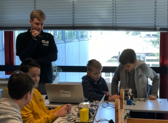 Abbildung 1 RoboFIT RoboRetter Workshop Laaerberg Gymnasium