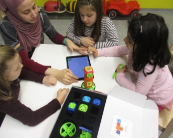 Robo Wunderkind Workshop vom ZIMD im ÖBB Kindergarten