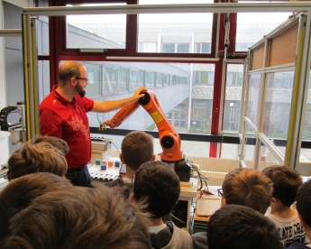 Abbildung 1 RoboFIT Pria Exkursion Laaerberg Gymnasium